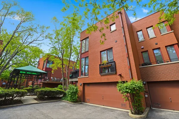 $729,900 | 1250 South Federal Street, Unit D, Chicago, IL 60605