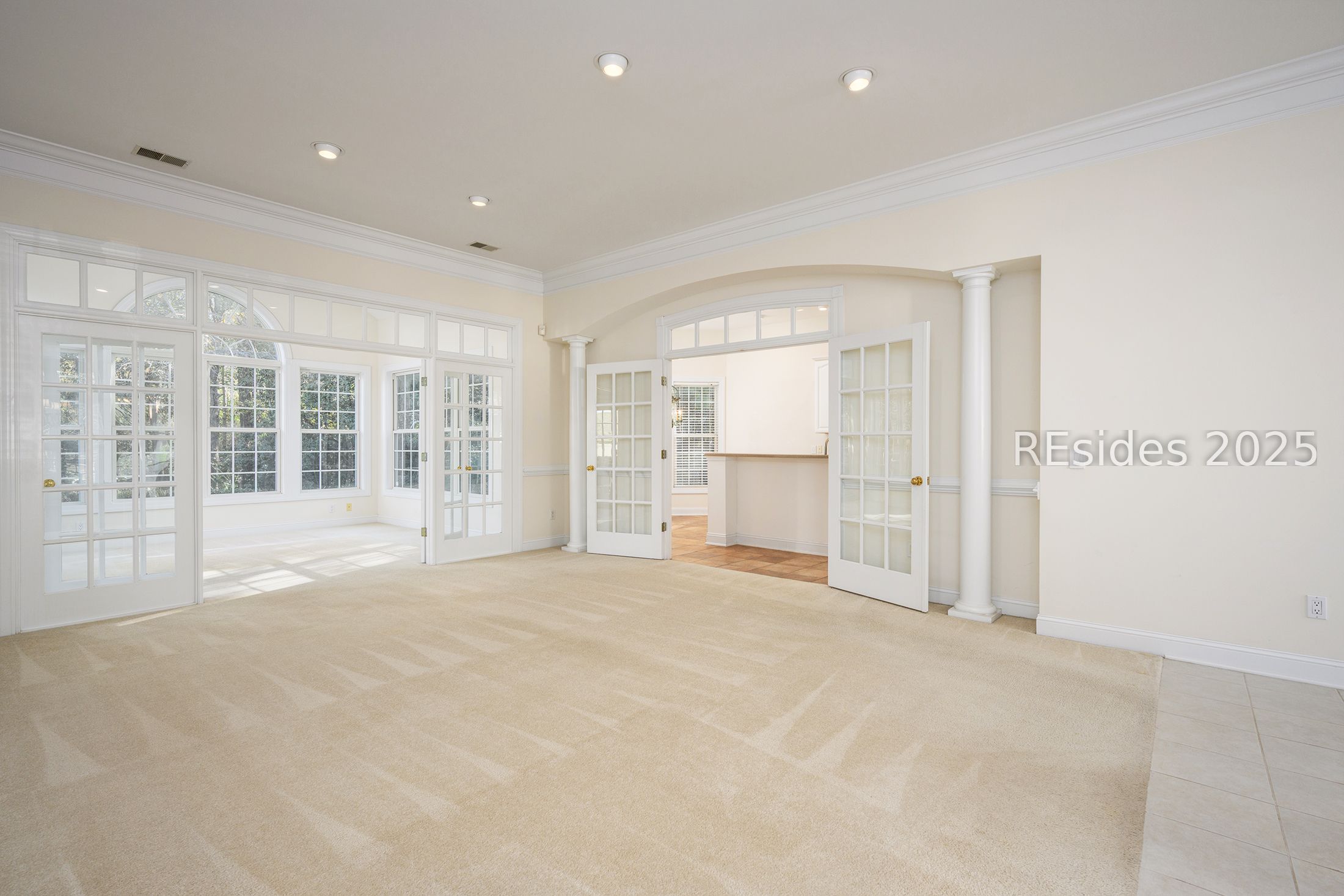 7 Crescent Circle Bluffton, SC 29910 - Photo 11 of 53 Architectural details are custom features.