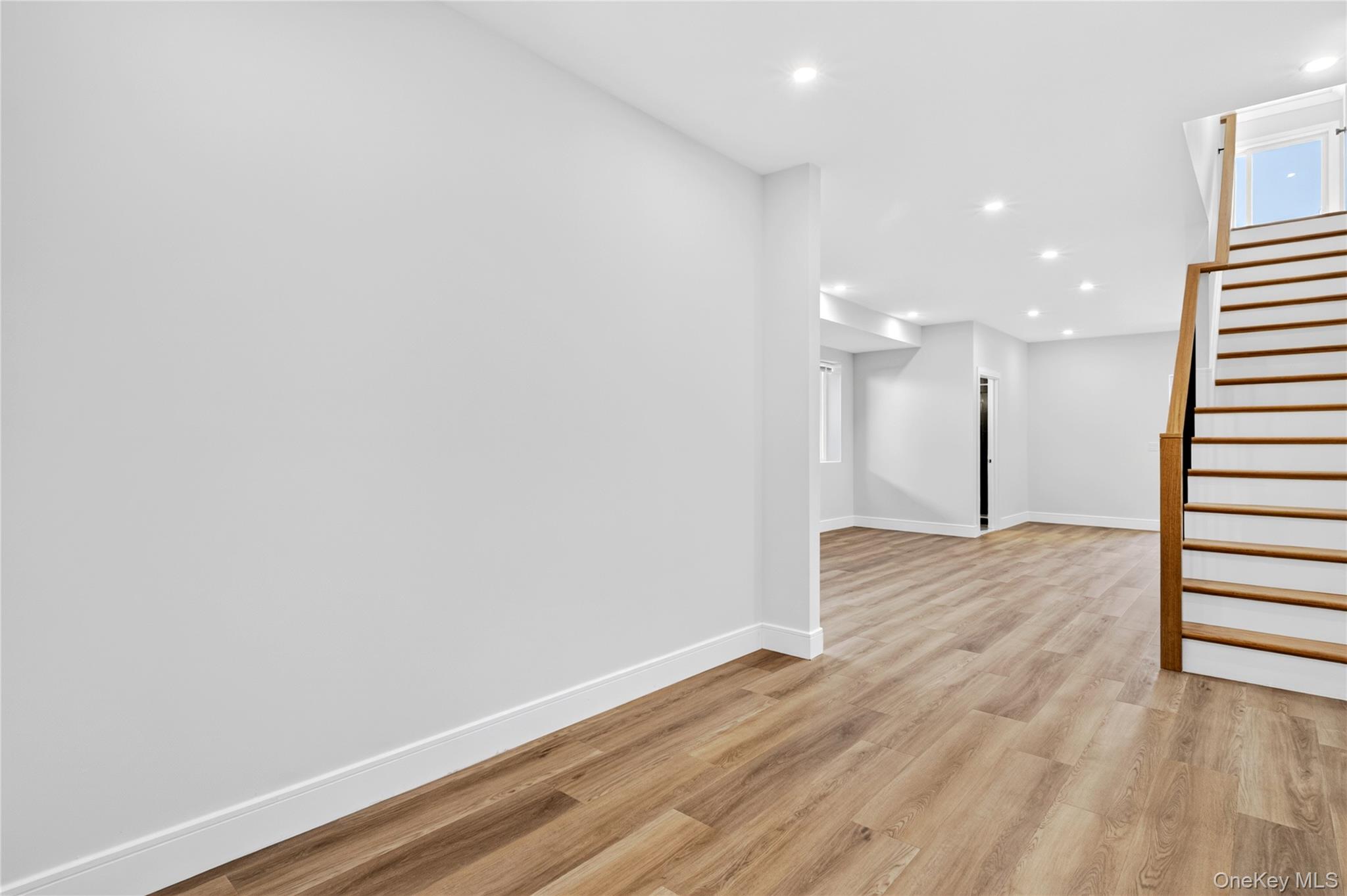 42 Linwood Road North, Unit B Port Washington, NY 11050 - Photo 24 of 35 Gallery Image 24