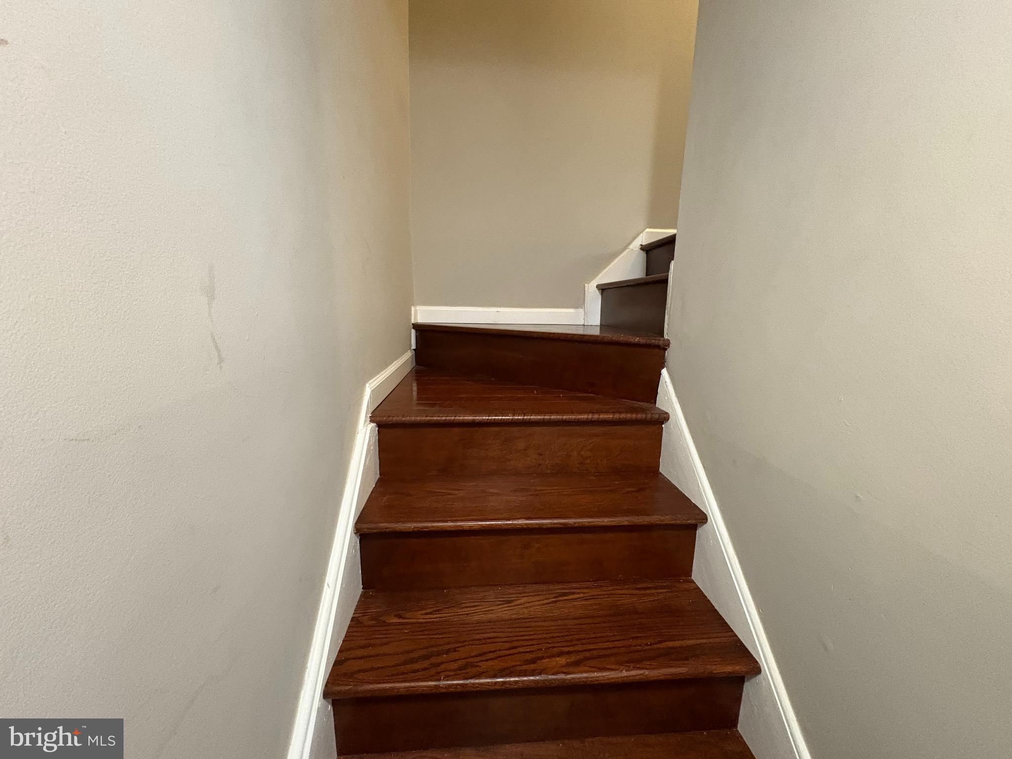904 Gregorys Way Voorhees, NJ 08043 - Photo 10 of 19 a view of entryway
