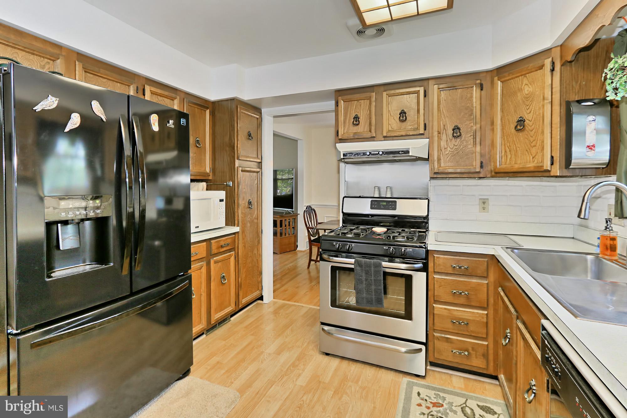 7303 Inzer Street Springfield, VA 22151 - Photo 10 of 30 Kitchen