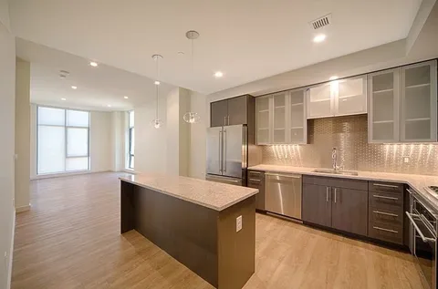 $5,000 | 1 Canal Street, Unit PH 1213, Boston, MA 02114