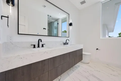 $4,900,000 | 330 Grove Place, Delray Beach, FL 33444