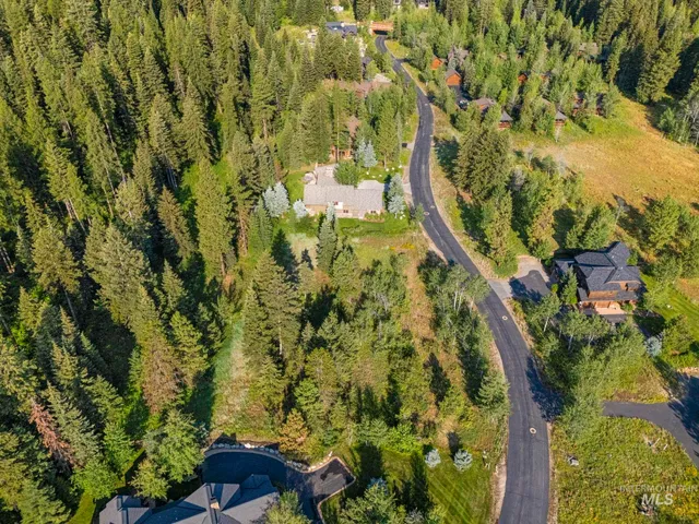 $650,000 | 459 Discovery Drive, Cascade, ID 83611