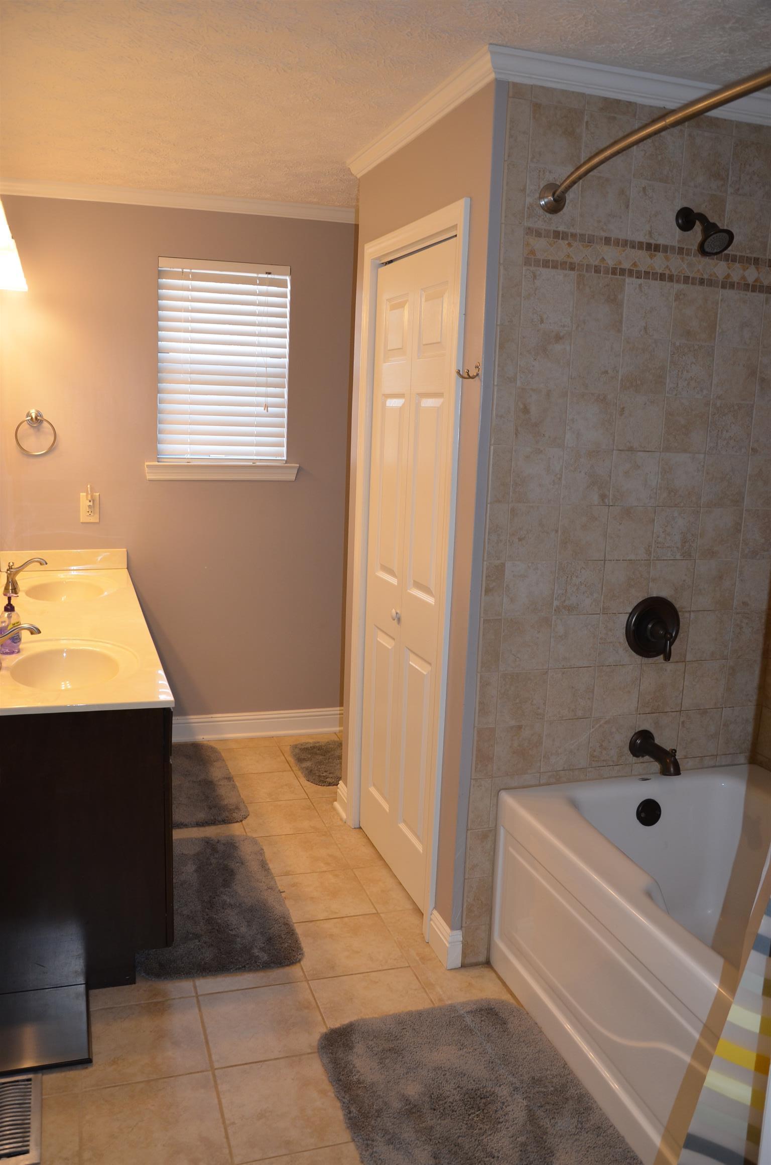 1433 Rutledge Ln. Lebanon, TN 37087 - Photo 8 of 15 Gallery Image 8