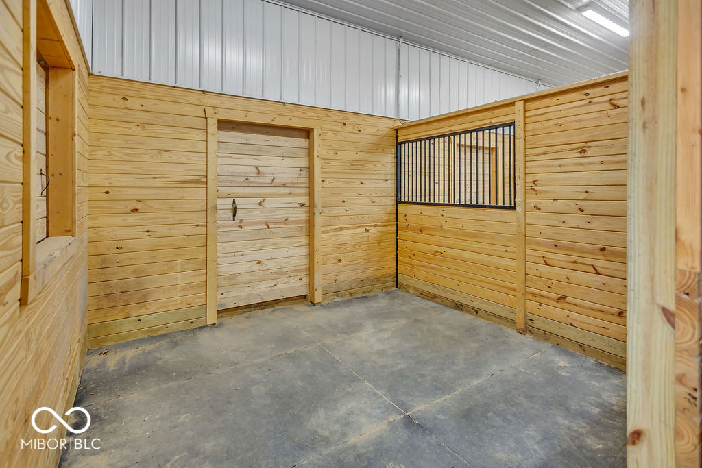 4585 East Robinson Road Bloomington, IN 47408 - Photo 35 of 67 Gallery Image 35