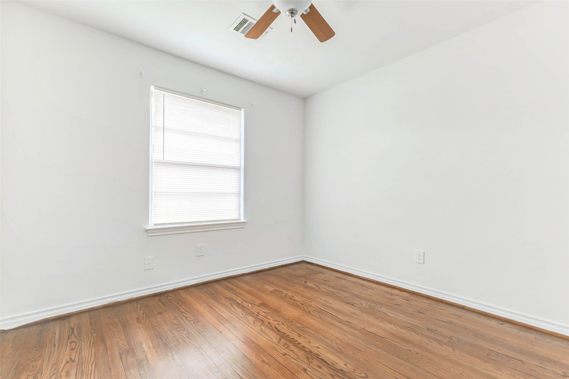 230 Bizerte Street Houston, TX 77022 - Photo 18 of 34