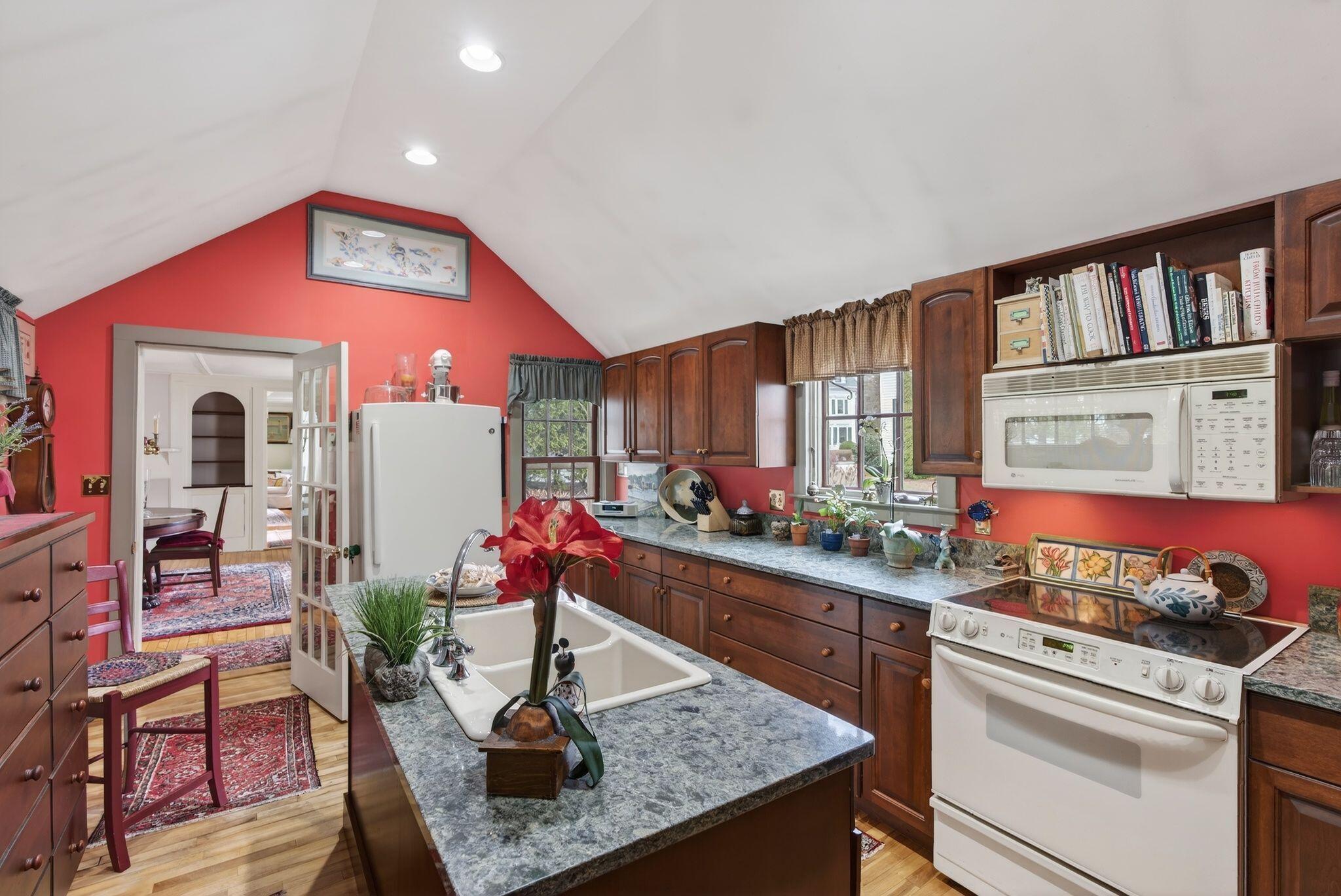 9 Summer Street Kennebunk, ME 04043 - Photo 11 of 38 9 Summer Street