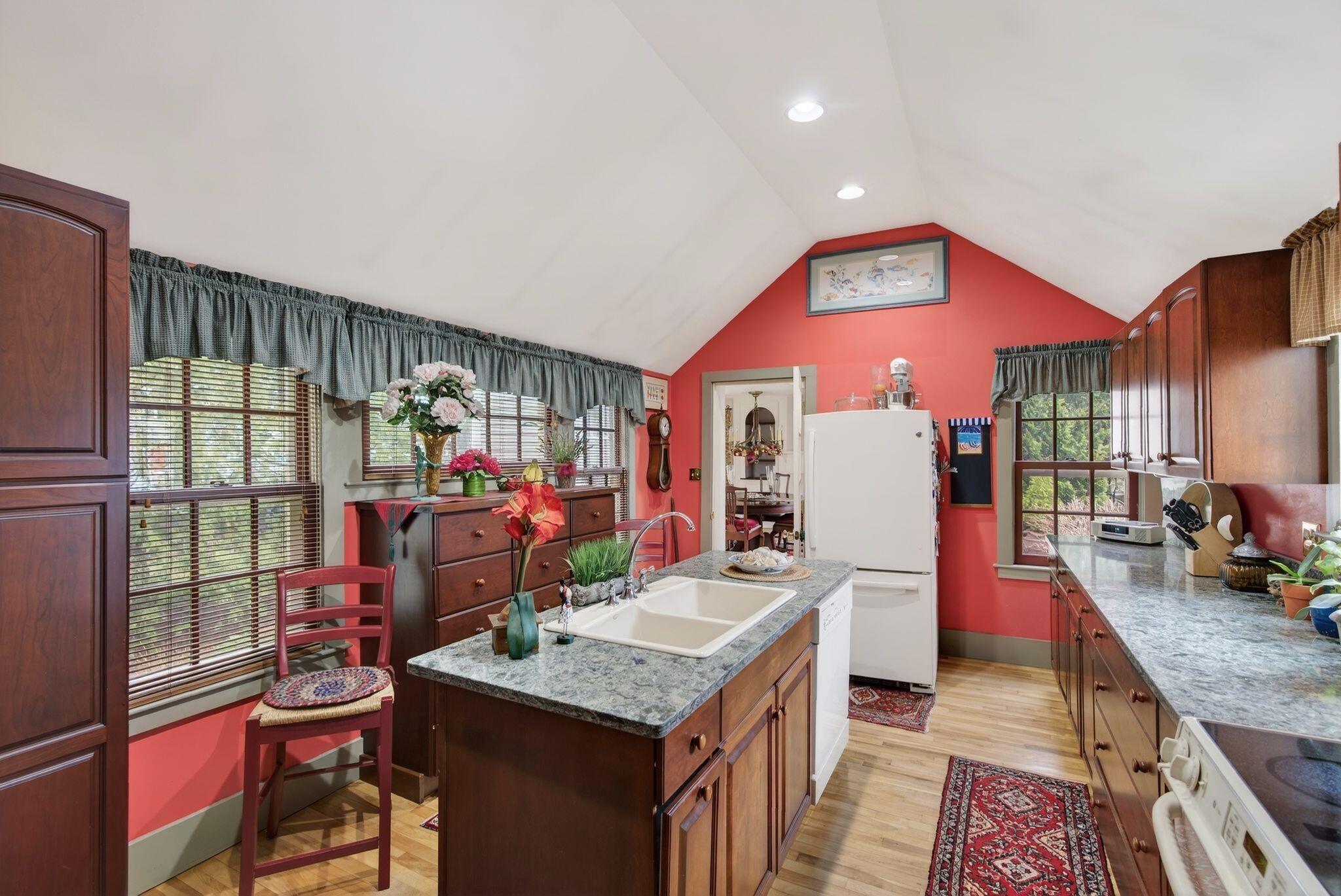 9 Summer Street Kennebunk, ME 04043 - Photo 12 of 38 9 Summer Street