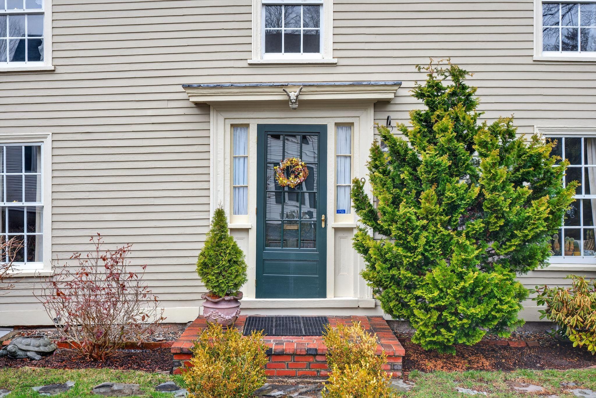 9 Summer Street Kennebunk, ME 04043 - Photo 4 of 38 9 Summer Street