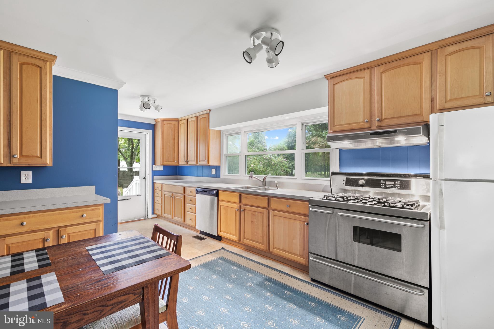 8307 Dock Road Pasadena, MD 21122 - Photo 14 of 30 Gallery Image 14
