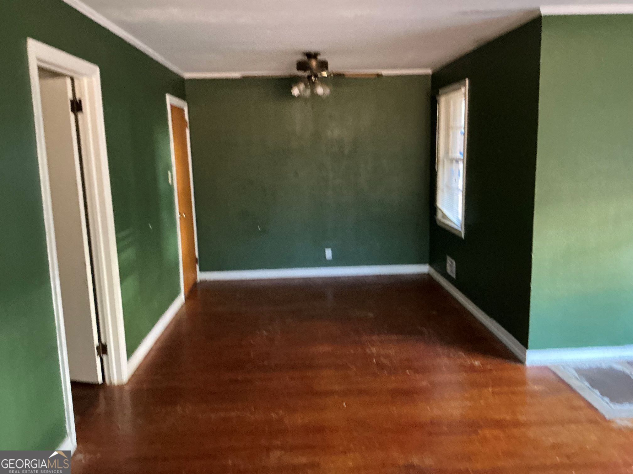 135 Brookside Drive Elberton, GA 30635 - Photo 7 of 22 en empty room with window