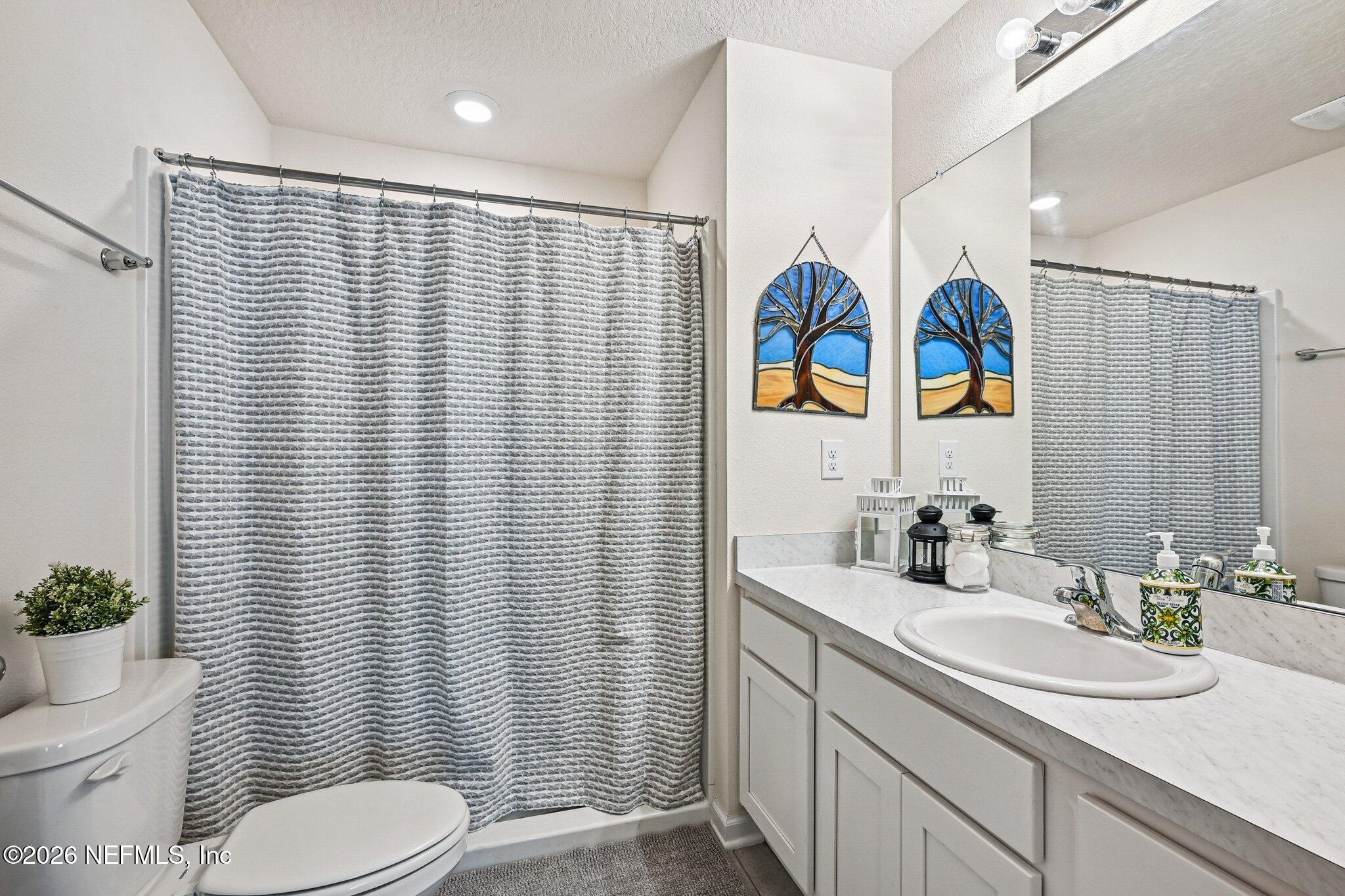 3994 Oak Mill Road Orange Park, FL 32065 - Photo 21 of 33 Guest bath