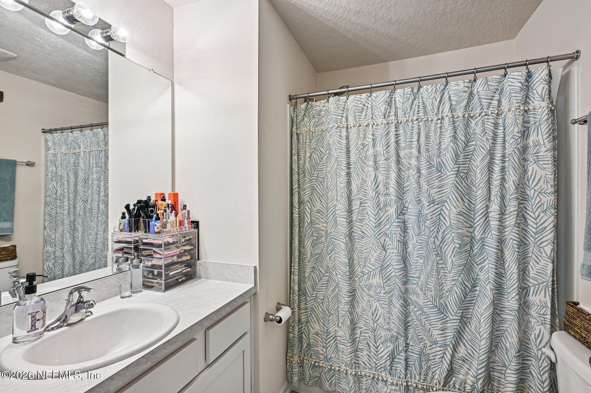 3994 Oak Mill Road Orange Park, FL 32065 - Photo 27 of 33 Owners Bath