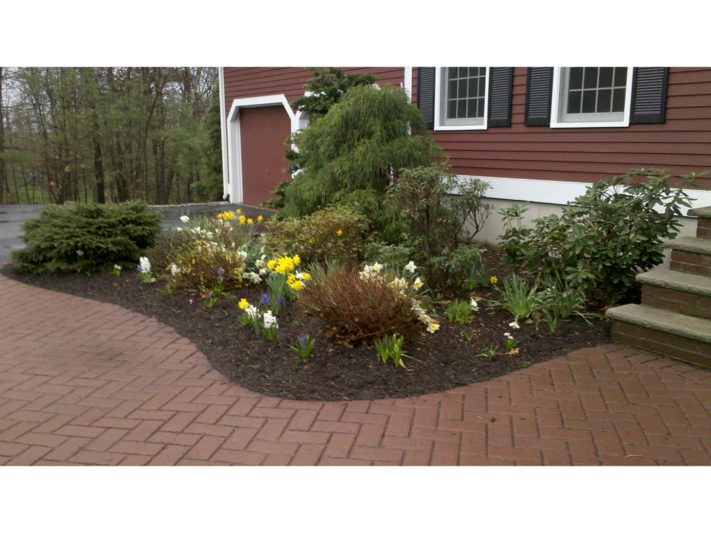 36 Westview Road Brookline, NH 03033 - Photo 2 of 25