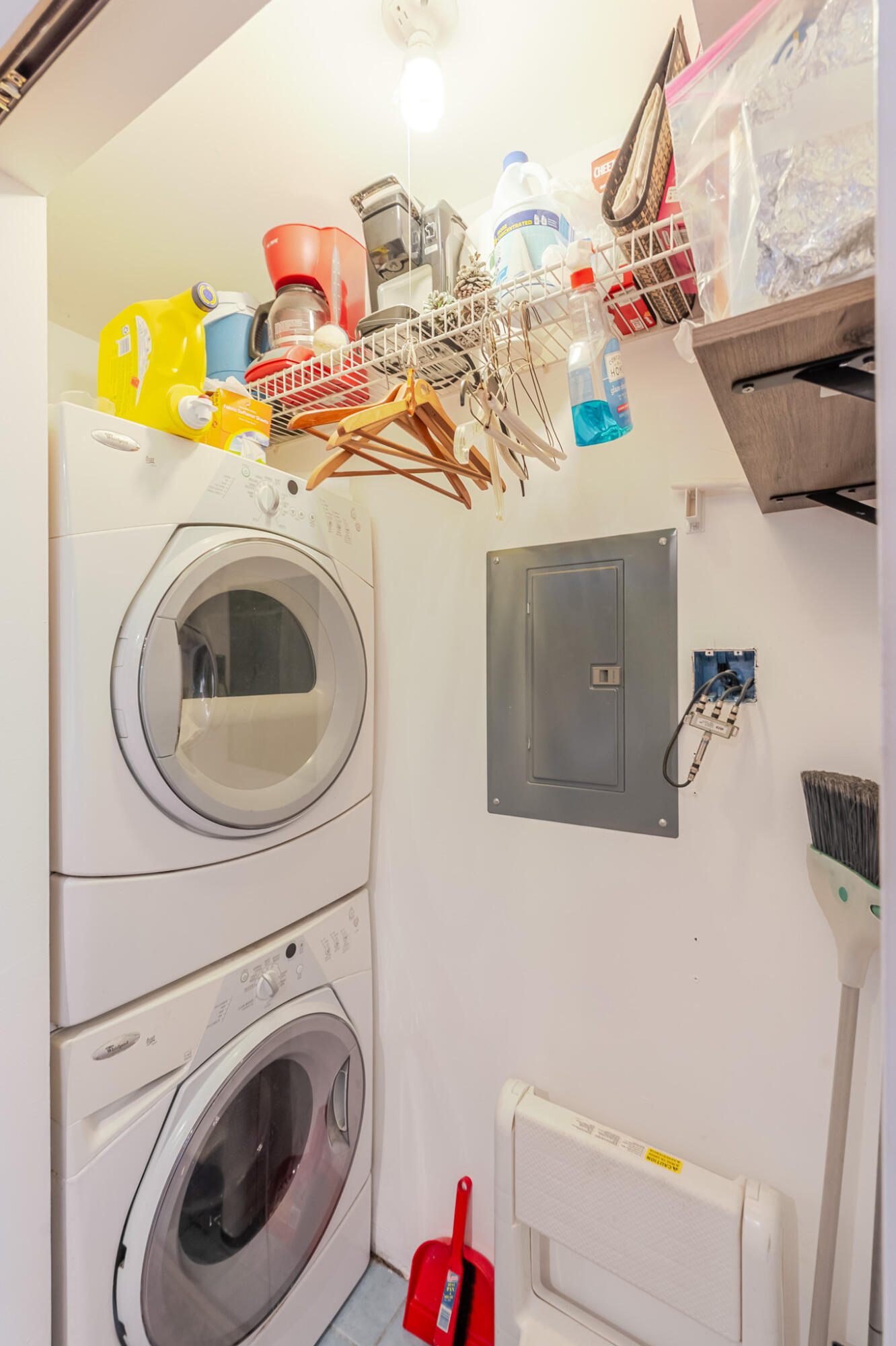 1300 Winding Ridge Lane, Unit A7 Valparaiso, IN 46383 - Photo 14 of 32 a utility room with dryer and washer