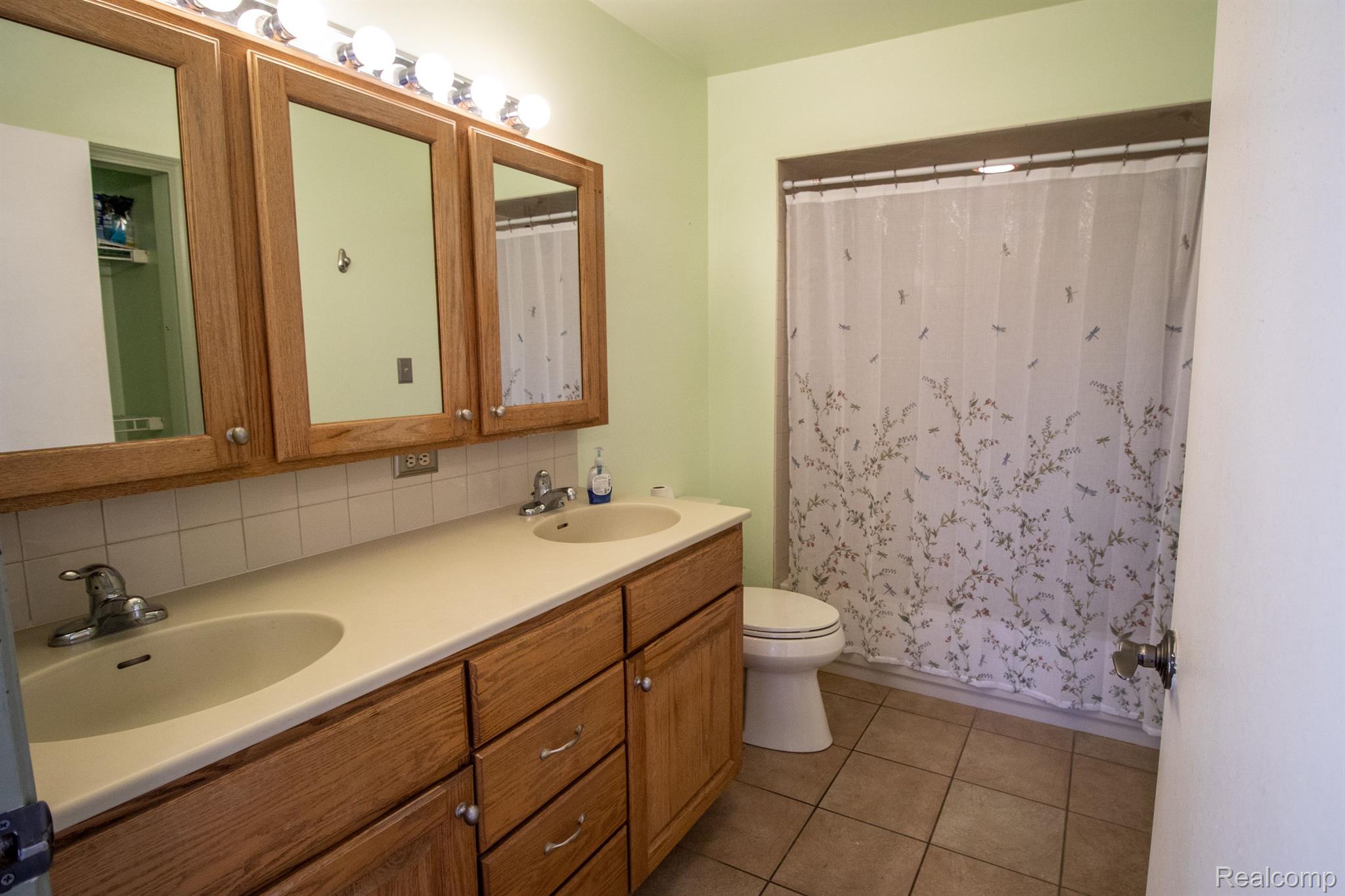 3137 West Newark Road Lapeer, MI 48446 - Photo 17 of 40
