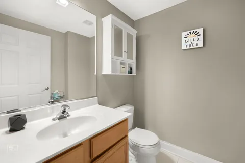 $274,993 | 434 Mcdaniels Circle, Unit 401, Clarendon Hills, IL 60514