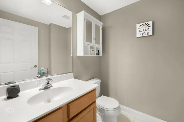 $274,993 | 434 Mcdaniels Circle, Unit 401, Clarendon Hills, IL 60514