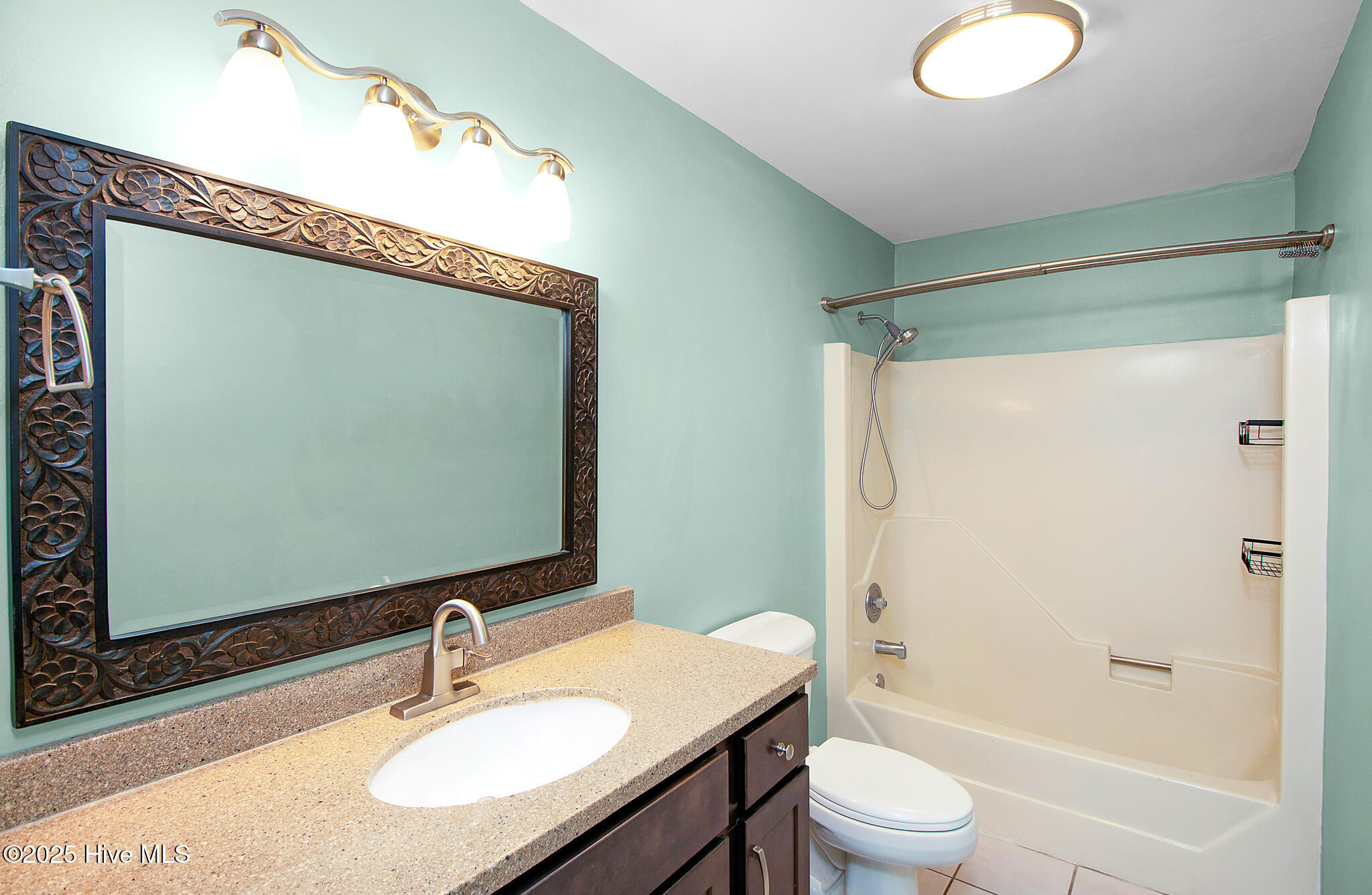 800 Country Club Road, Unit 33 HAYSTACKS Morehead City, NC 28557 - Photo 33 of 58 Bathroom 2
