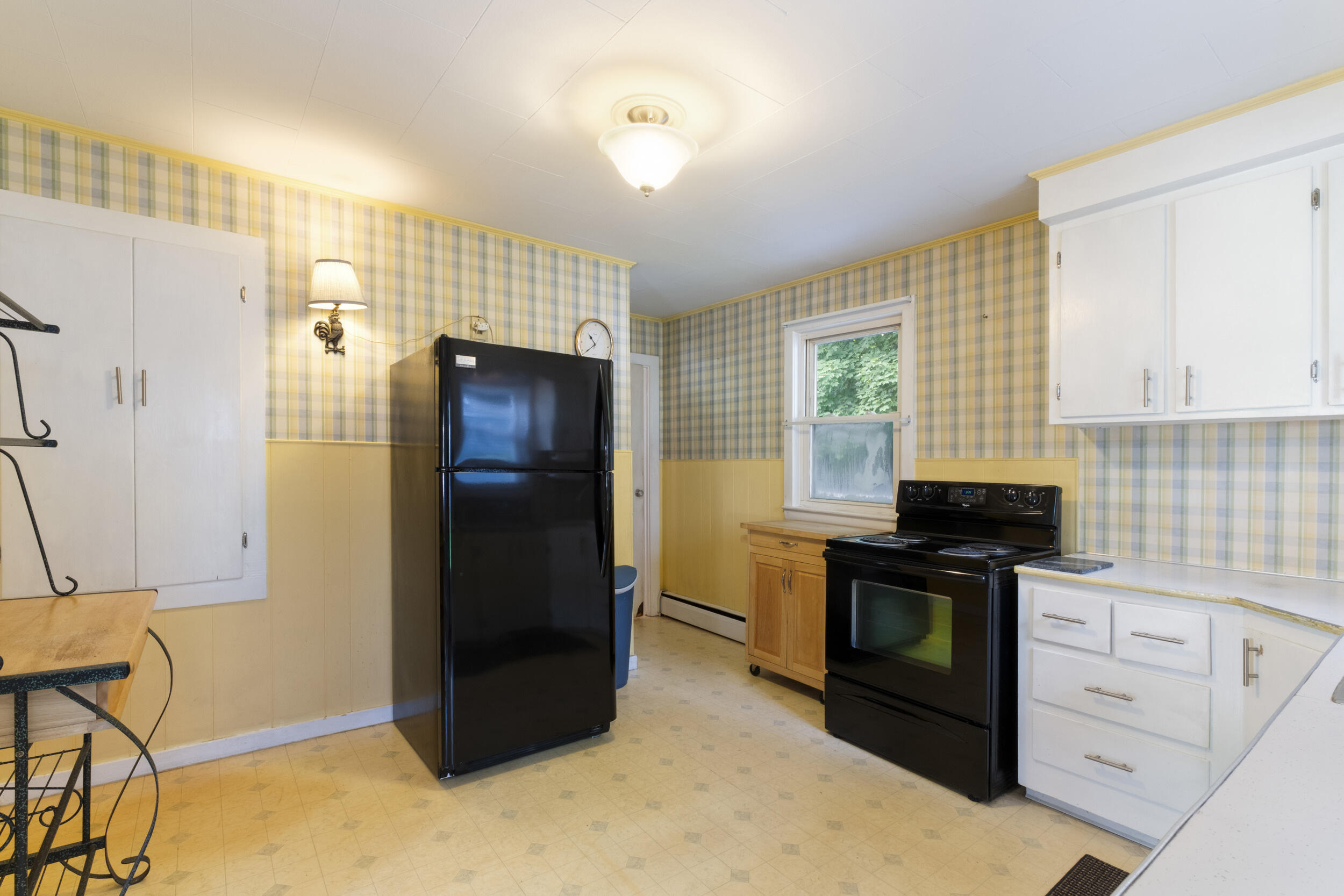 2 Dennis Street Augusta, ME 04330 - Photo 11 of 33 2_dennis_st-interior-01