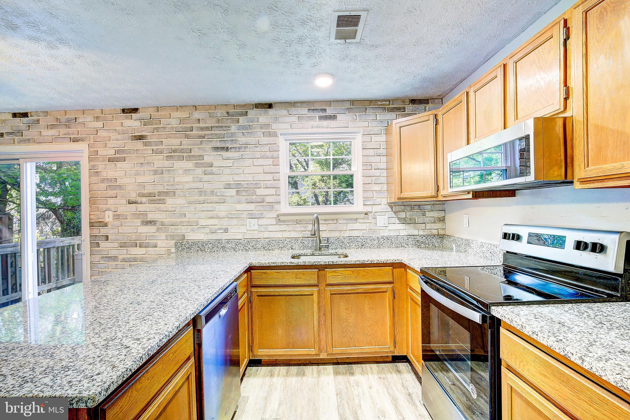 360 Rambling Ridge Court Pasadena, MD 21122 - Photo 8 of 33
