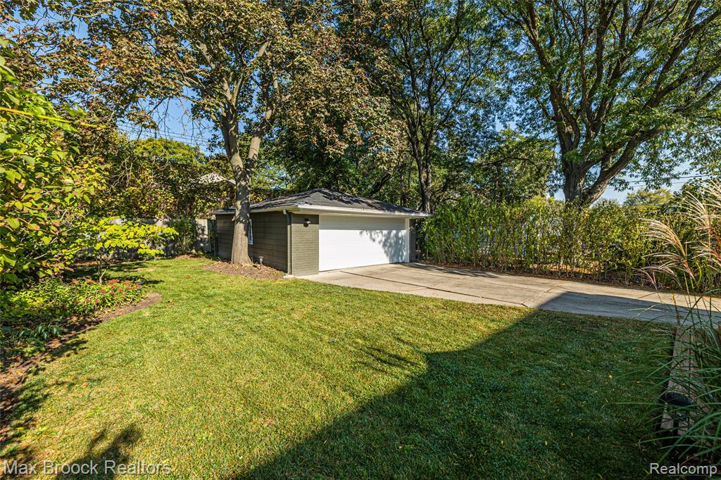 2826 Bembridge Road Royal Oak, MI 48073 - Photo 20 of 24 Gallery Image 20