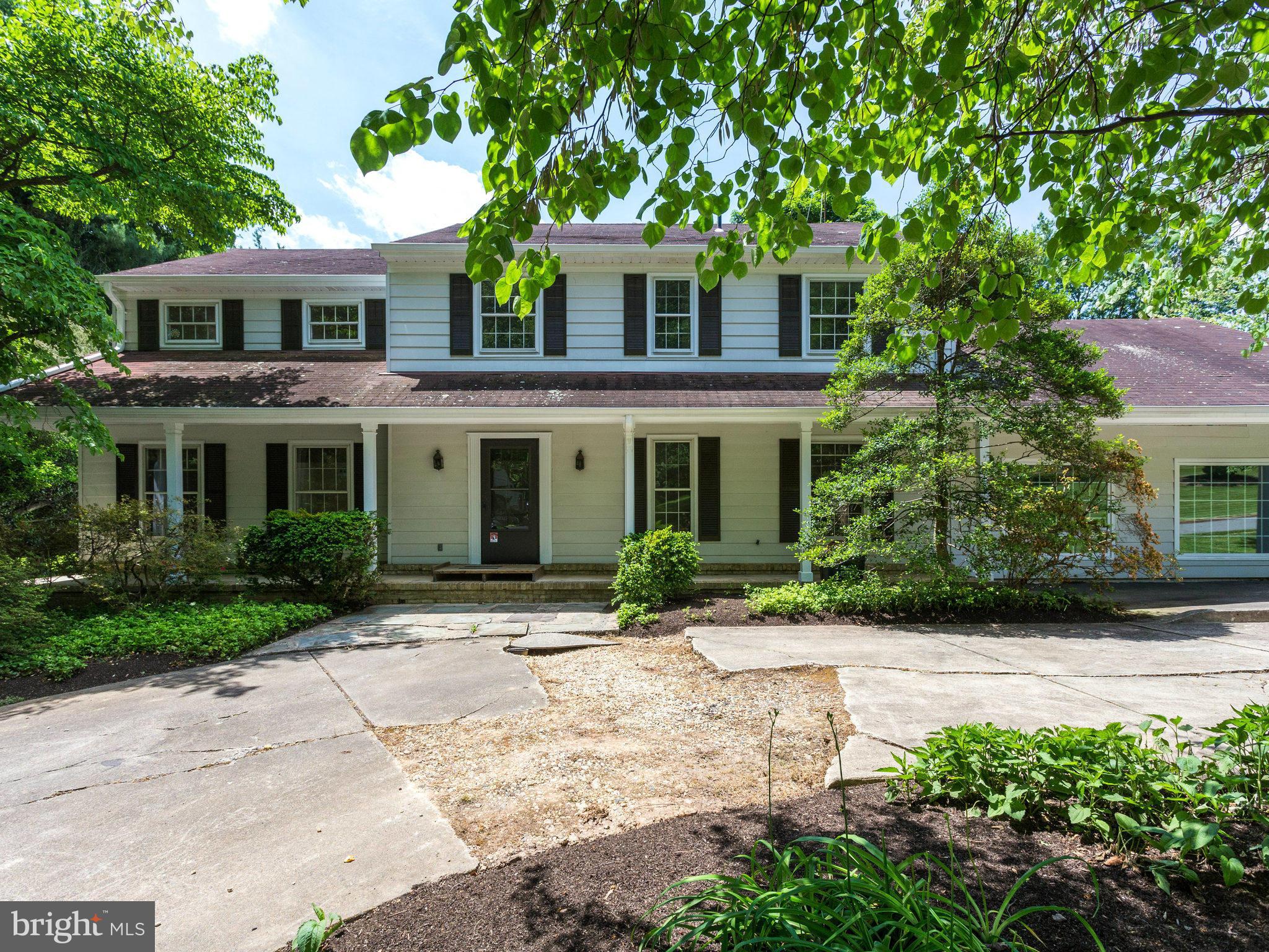 7909 Foxhound Road McLean, VA 22102 - Photo 1 of 25 Exterior (Front)
