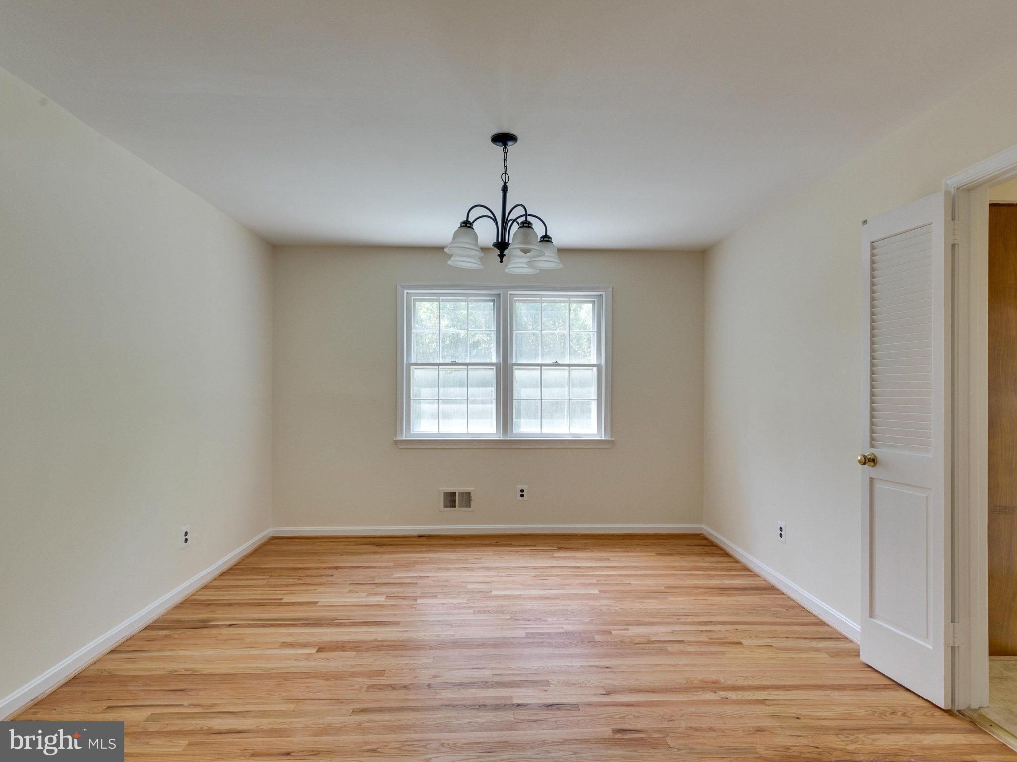 7909 Foxhound Road McLean, VA 22102 - Photo 5 of 25 Dining Room