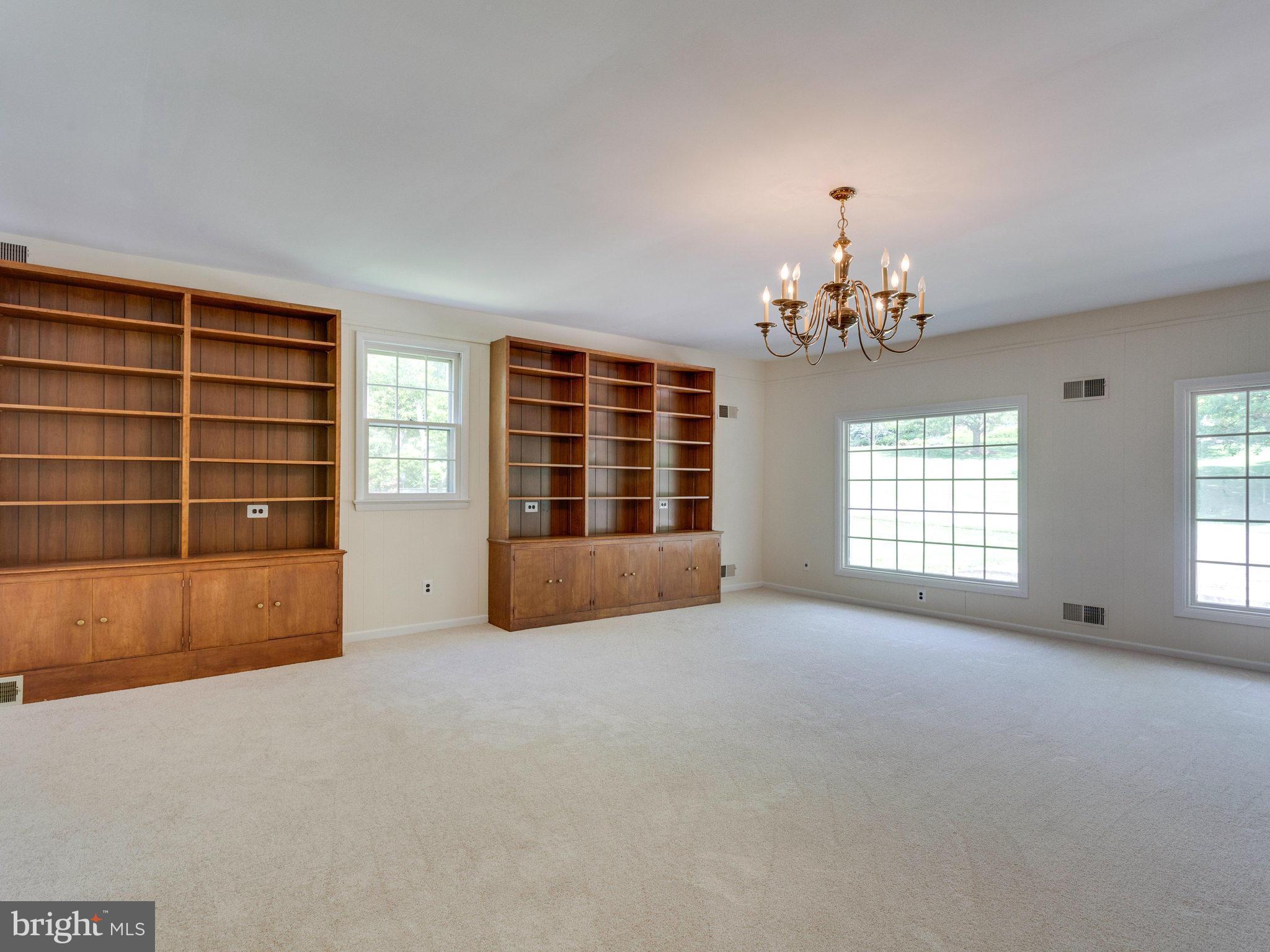 7909 Foxhound Road McLean, VA 22102 - Photo 7 of 25 Family Room