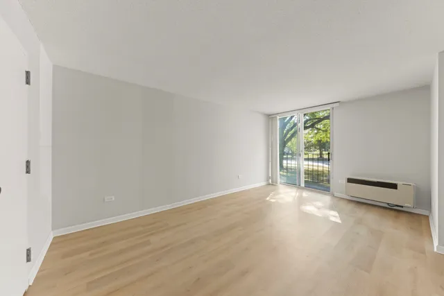 $224,900 | 1150 Jackson Street, Unit 1A, Lombard, IL 60148