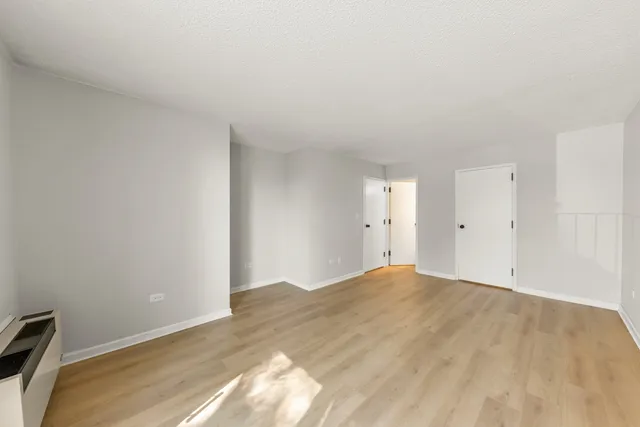 $224,900 | 1150 Jackson Street, Unit 1A, Lombard, IL 60148