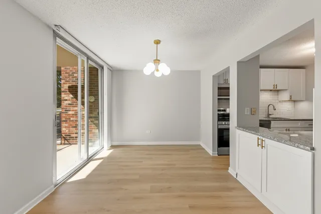 $224,900 | 1150 Jackson Street, Unit 1A, Lombard, IL 60148