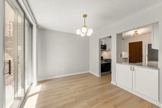 $224,900 | 1150 Jackson Street, Unit 1A, Lombard, IL 60148