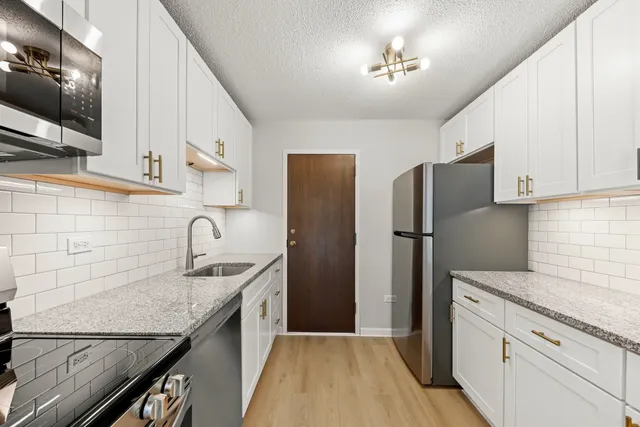 $224,900 | 1150 Jackson Street, Unit 1A, Lombard, IL 60148