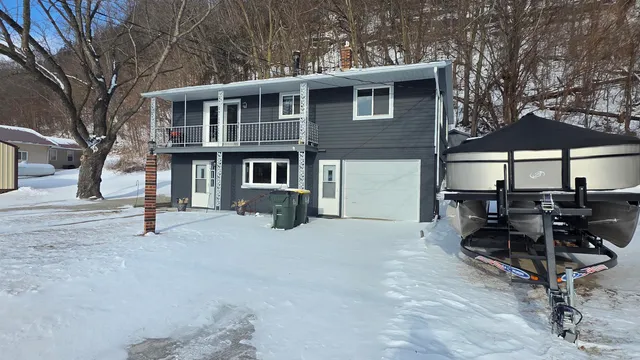 $209,000 | 641 West Bluff Street, Cassville, WI 53806