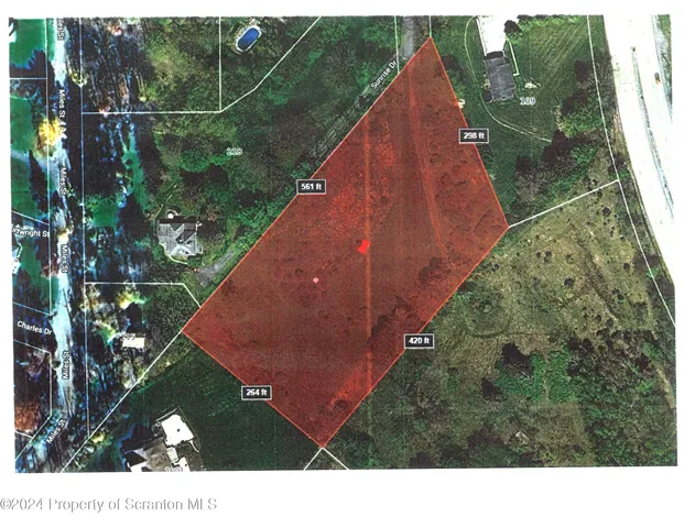 a view of a yard in front of a house