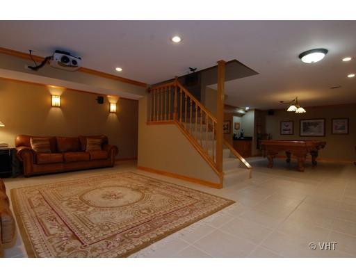 13331 Cathy Lane Plainfield, IL 60585 - Photo 10 of 16 a view of a livingroom with furniture