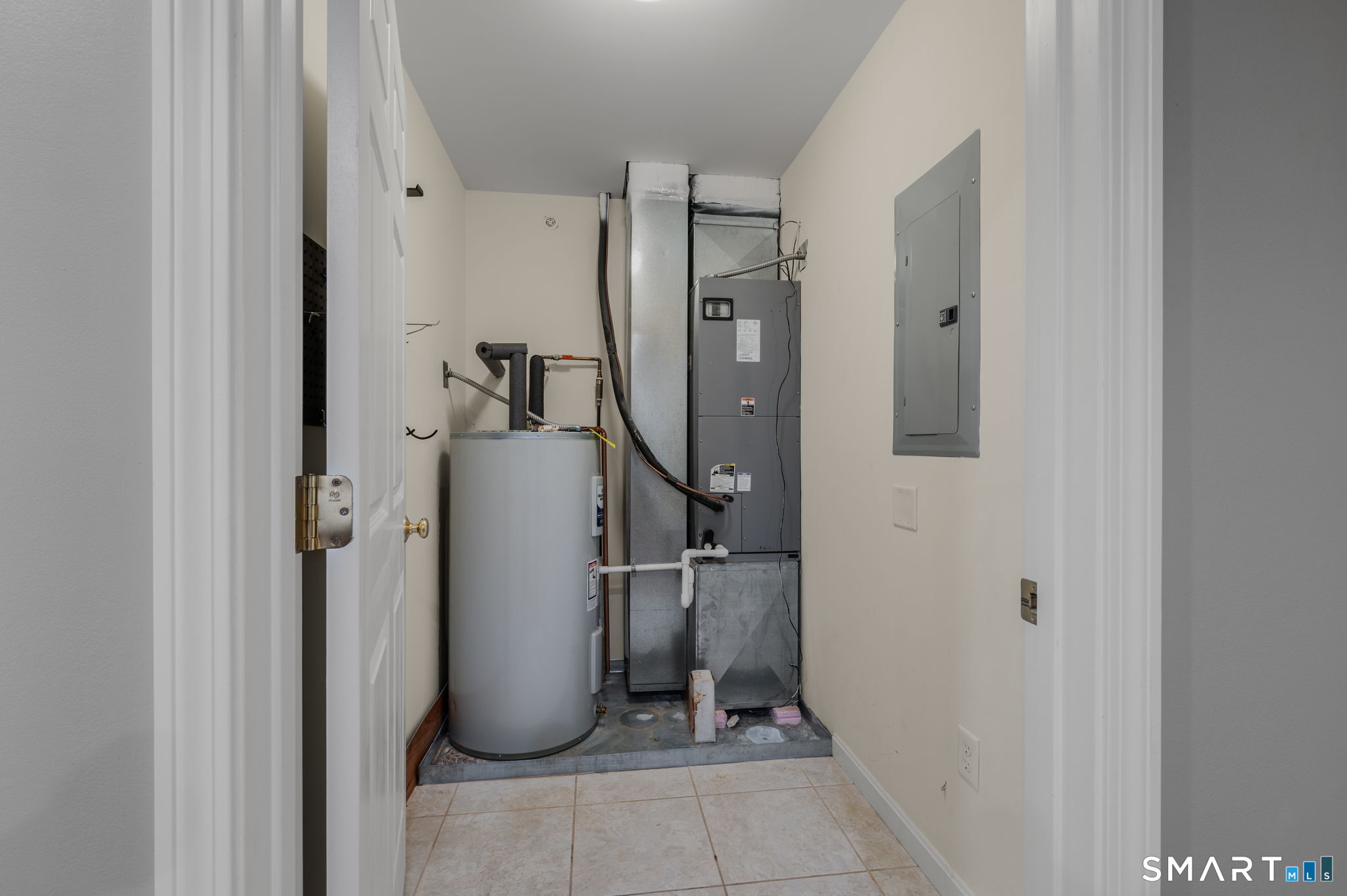 128 Meridian Street, Unit 209 Groton, CT 06340 - Photo 15 of 29 Gallery Image 15