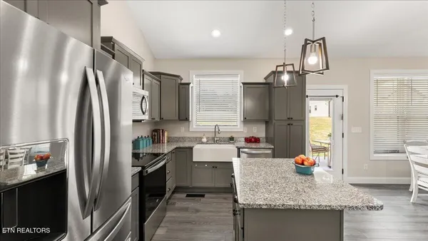 $445,000 | 3182 Bridgewater Boulevard, Morristown, TN 37814