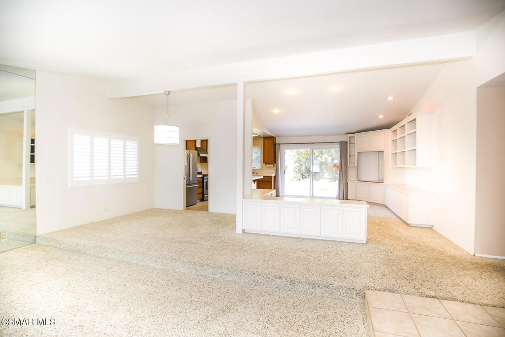 458 Mark Drive Simi Valley, CA 93065 - Photo 9 of 36
