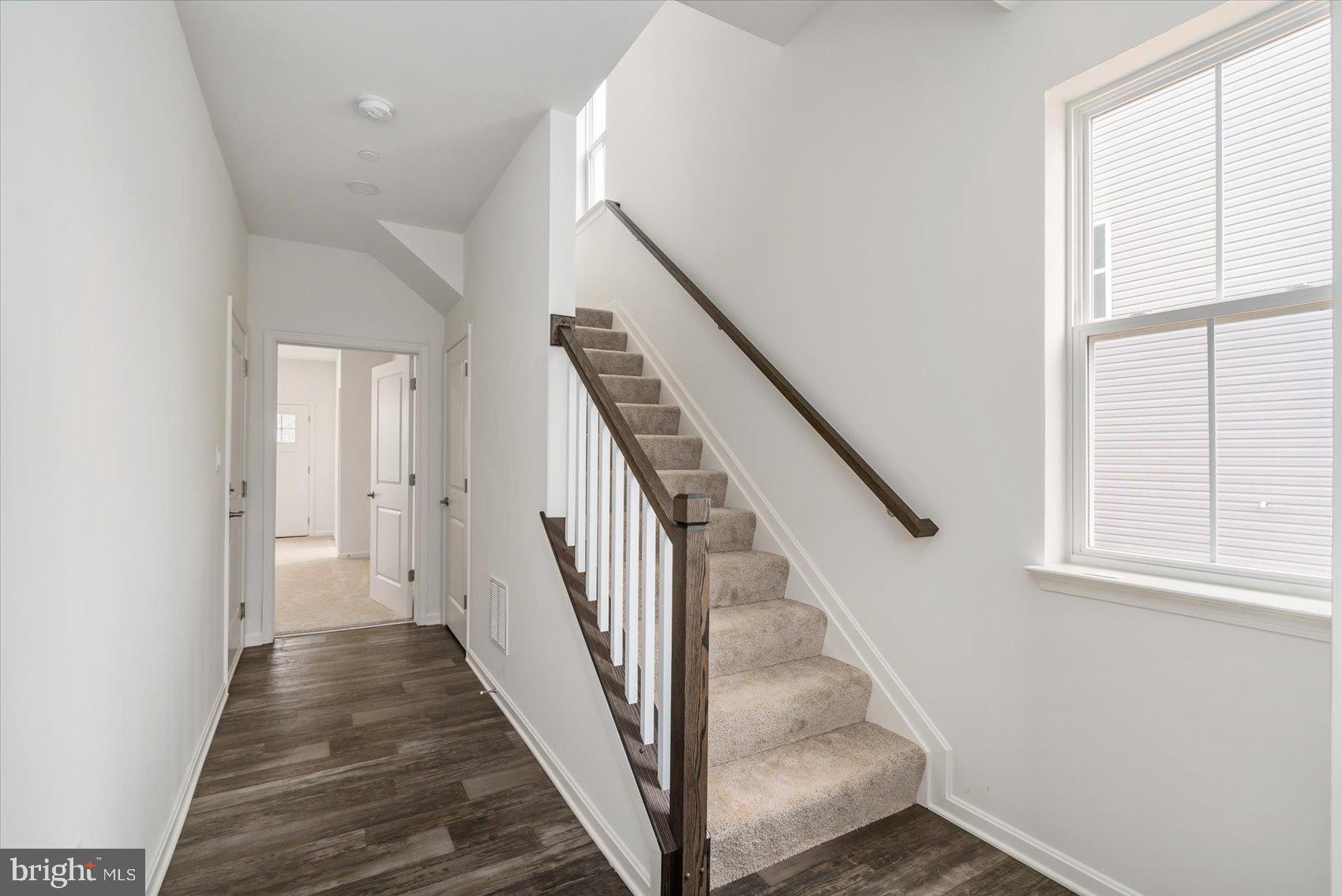 1428 Hudson View Road Essex, MD 21221 - Photo 4 of 46 Main Level