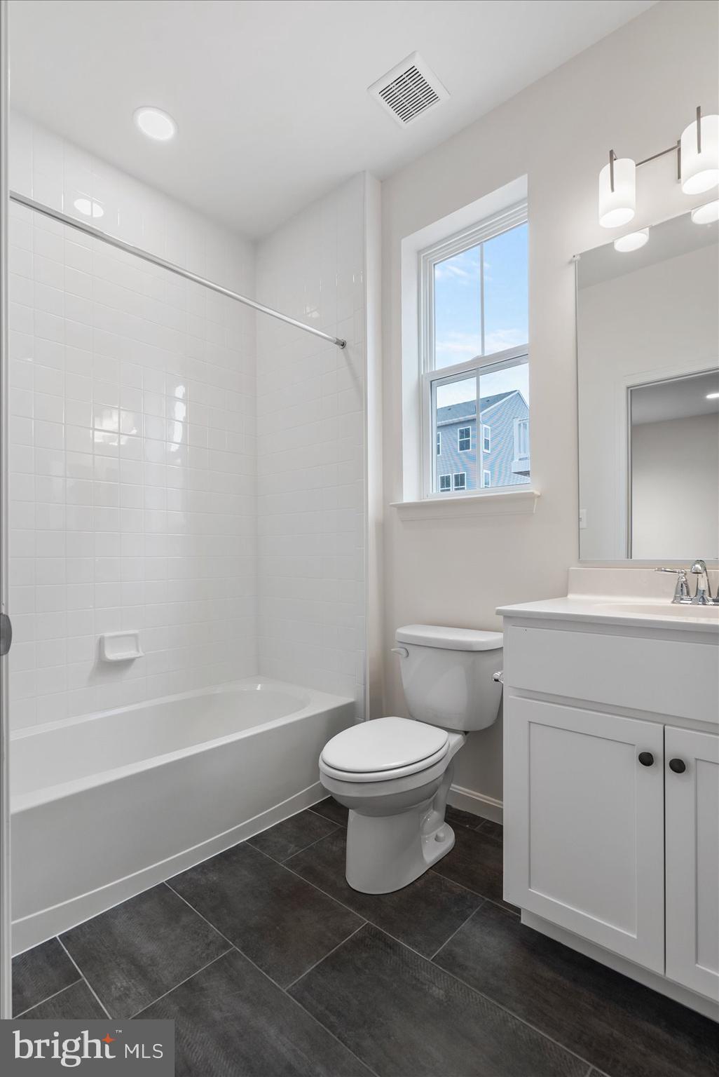 1428 Hudson View Road Essex, MD 21221 - Photo 9 of 46 Full Bathroom