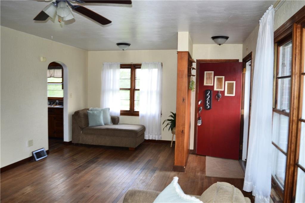 2205 Dellenbaugh Road Tarentum, PA 15084 - Photo 4 of 32