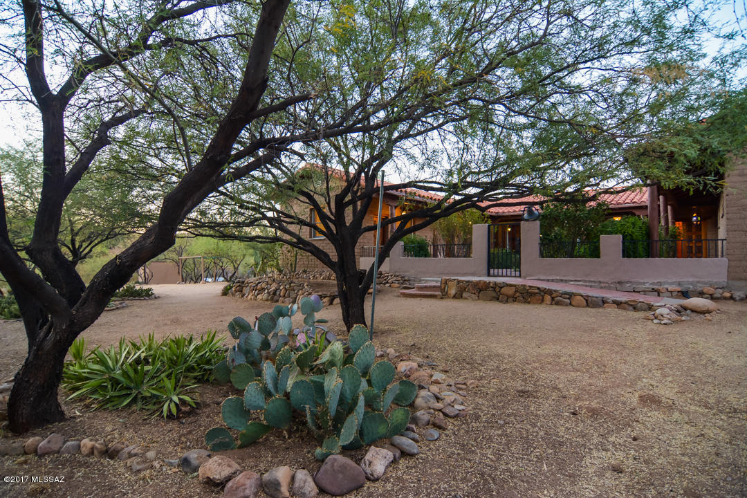 5360 East Edwin Road Tucson, AZ 85739 - Photo 3 of 38 Gallery Image 3