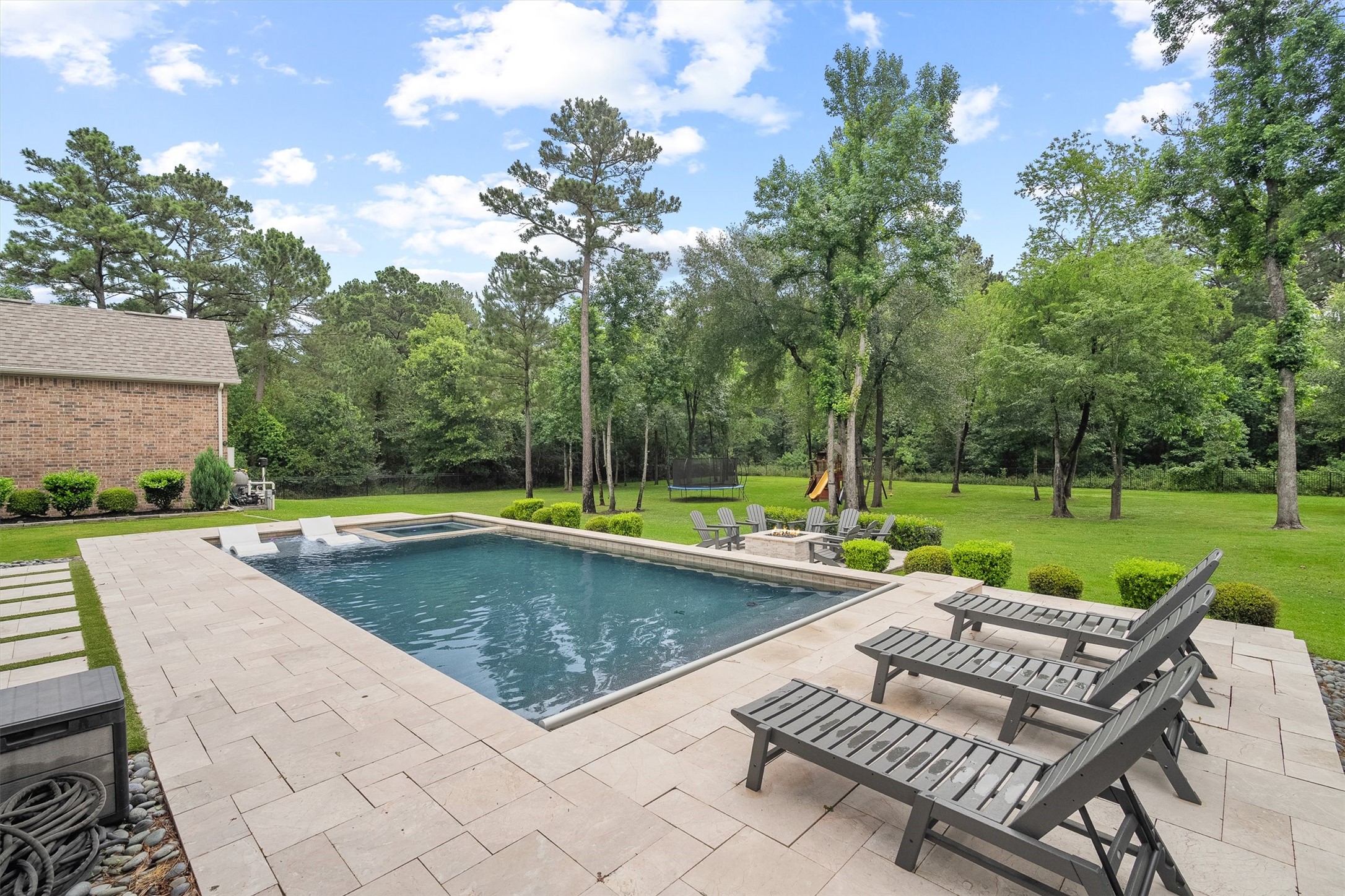 30702 Spring Lake Boulevard Tomball, TX 77375 - Photo 40 of 49 Lounging area