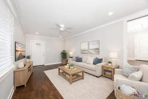 $262,000 | 423 Avenue East, Port Allen, LA 70767
