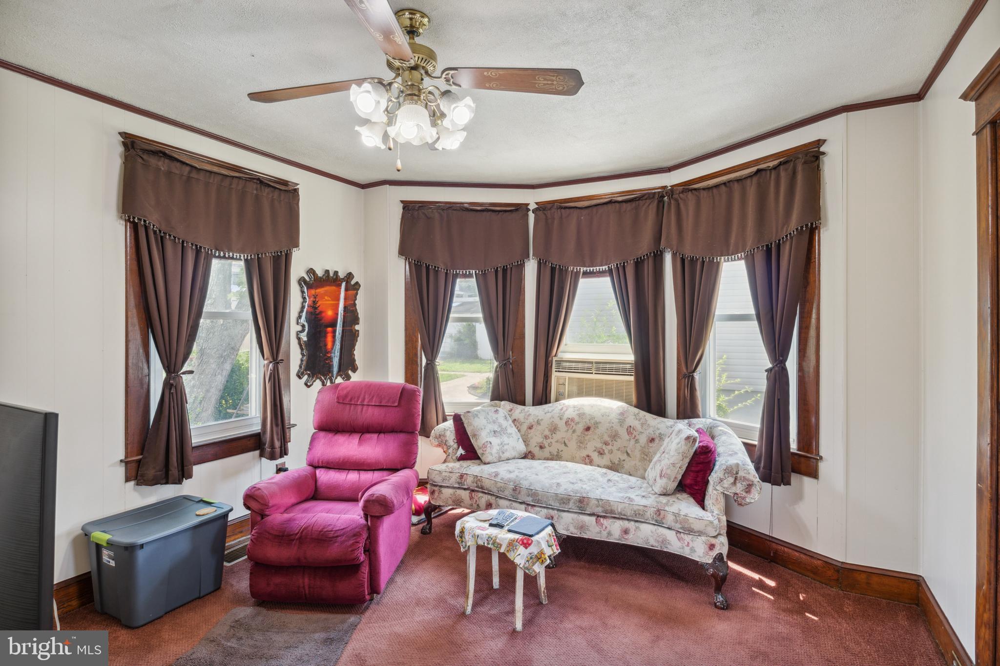 5219 Catalpha Road Baltimore, MD 21214 - Photo 7 of 24 Living Room