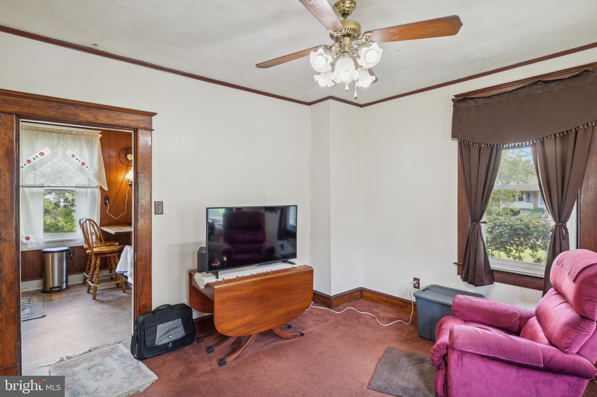 5219 Catalpha Road Baltimore, MD 21214 - Photo 8 of 24 Living Room