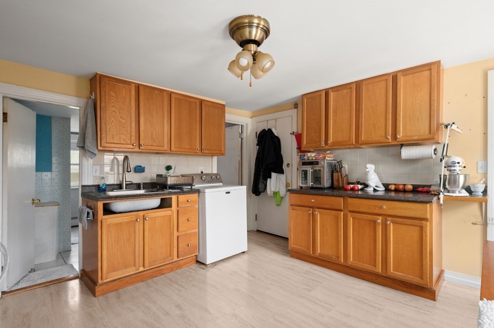 4 Wiley Place Wakefield, MA 01880 - Photo 19 of 42